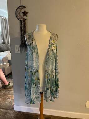 LOGO by Lori Goldstein Blue Floral Chiffon Mixed Media Open Front Vest/Pockets